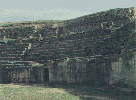 "Cavea" vista desde la "arena"